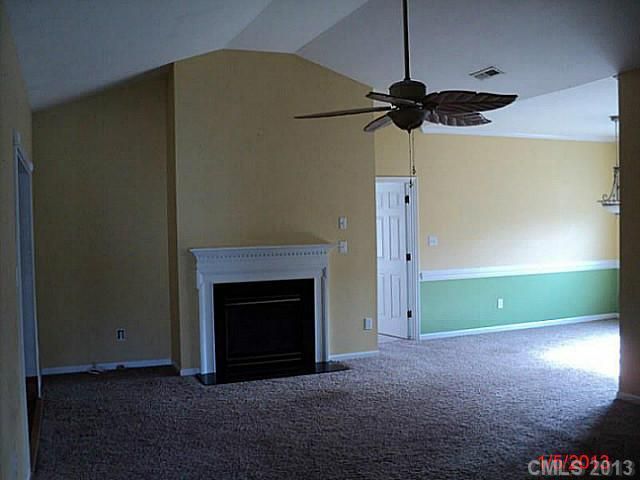 456 Linsbury Dr, Gastonia, NC 28056