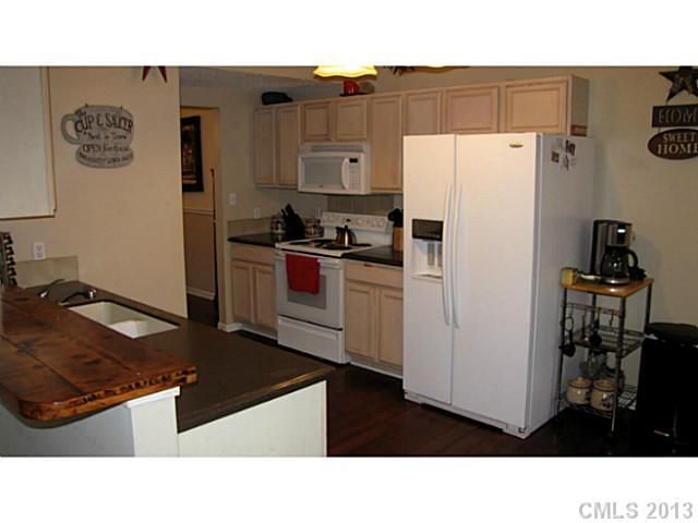 1833 Conifer Cir, Charlotte, NC 28213
