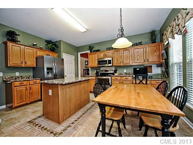 2141 Winthorp Ridge Rd, Charlotte, NC 28270