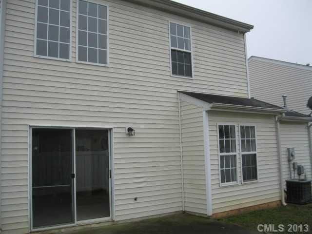 8609 Sawleaf Ct, Charlotte, NC 28215