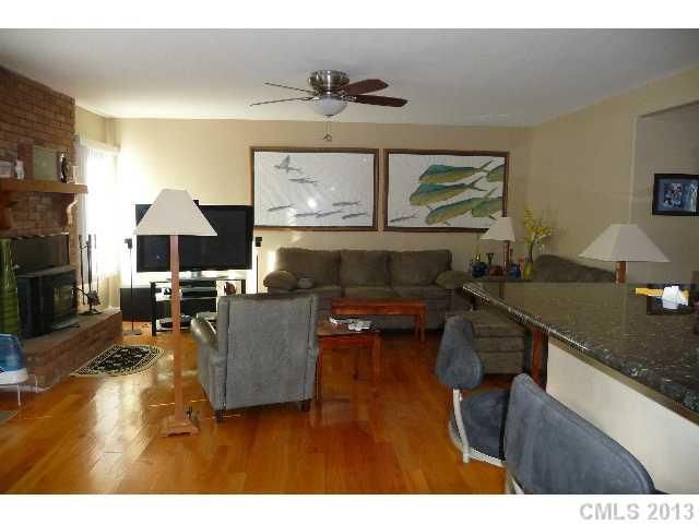 2056 Hickory Hills Dr, Denver, NC 28037