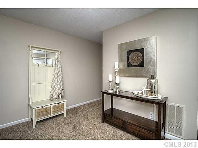 412 Smith Cir, Matthews, NC 28104