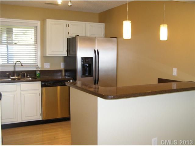9709 Emerald Point Dr #9, Charlotte, NC 28278