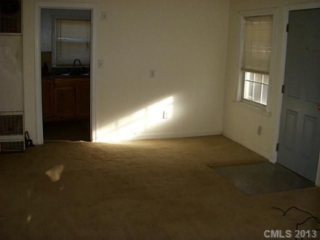 706 Seldon Dr, Charlotte, NC 28216