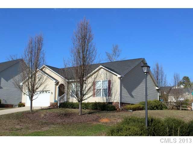 300 Bennington Dr, Stanley, NC 28164