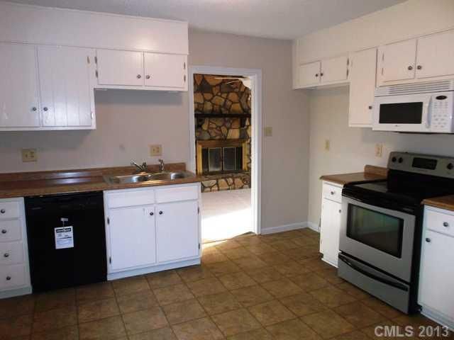 8406 Vagabond Rd, Charlotte, NC 28227
