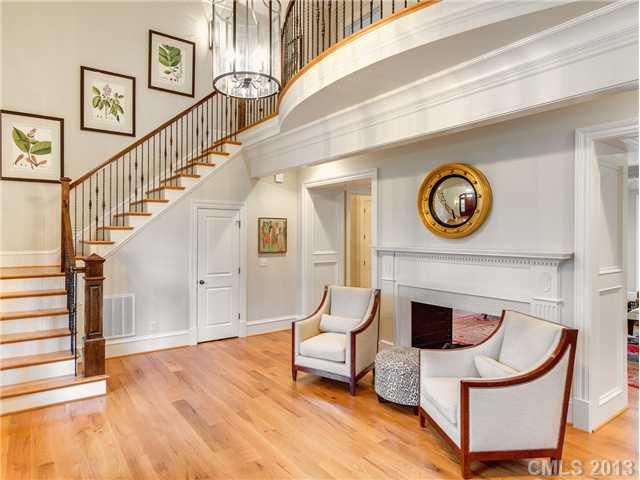4000 Silver Bell Dr, Charlotte, NC 28211