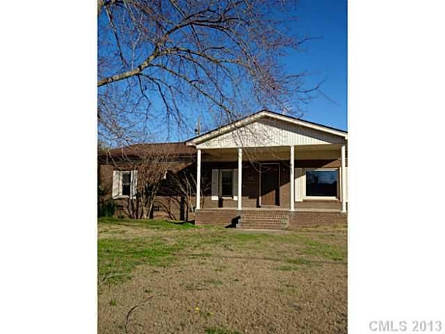 802 Old North Main St, Clover, SC 29710