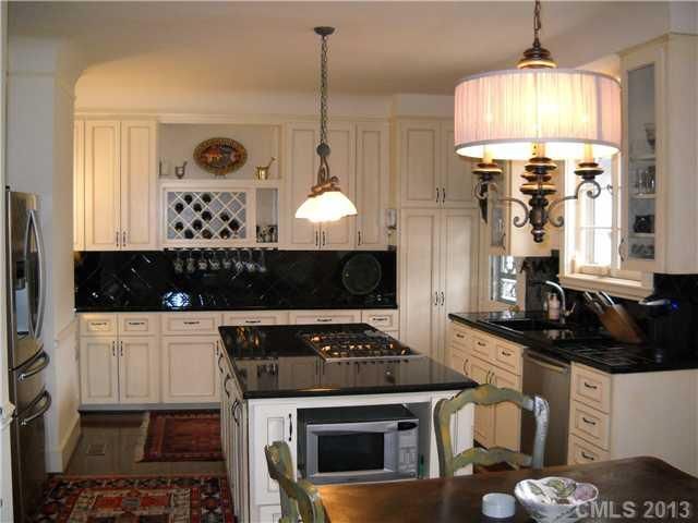 1843 W Queens Rd, Charlotte, NC 28207