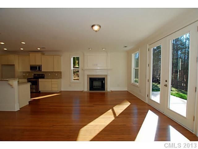 736 Mountainview Dr, Charlotte, NC 28270