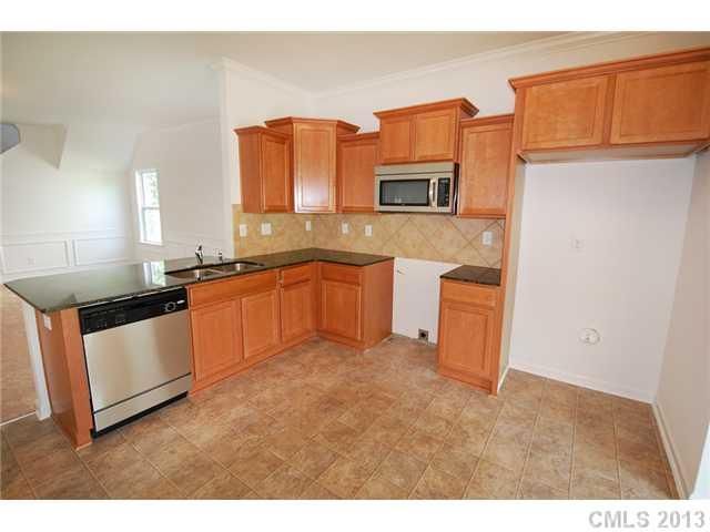 6033 Crossvine Ln, Charlotte, NC 28215