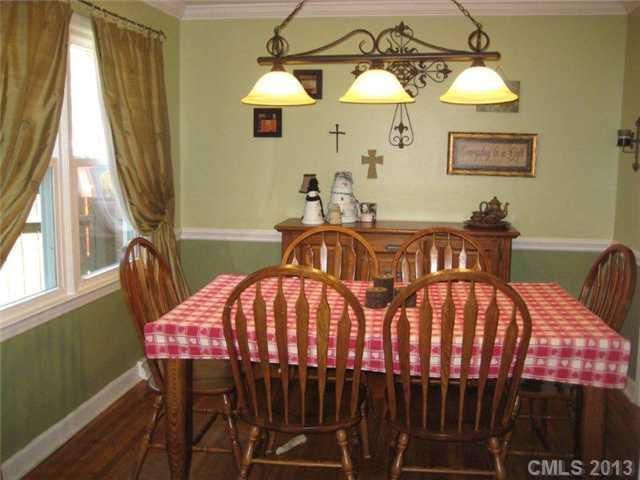 1333 Braeburn Rd, Charlotte, NC 28211