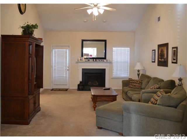 417 Deerfield Dr, Mount Holly, NC 28033