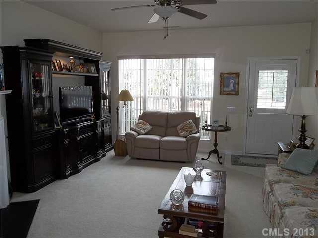 3302 Elizabeth Glen Dr, Charlotte, NC 28270