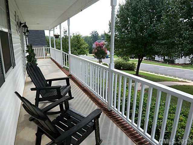 200 Deerfield Dr, Mount Holly, NC 28120