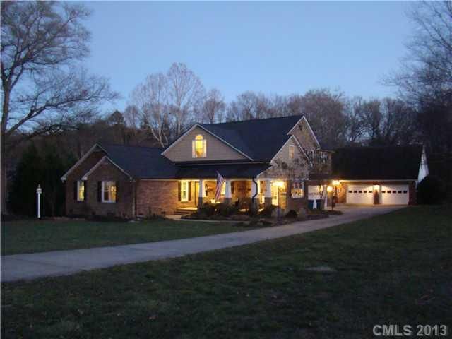 2605 Shamrock Rd, Harrisburg, NC 28075