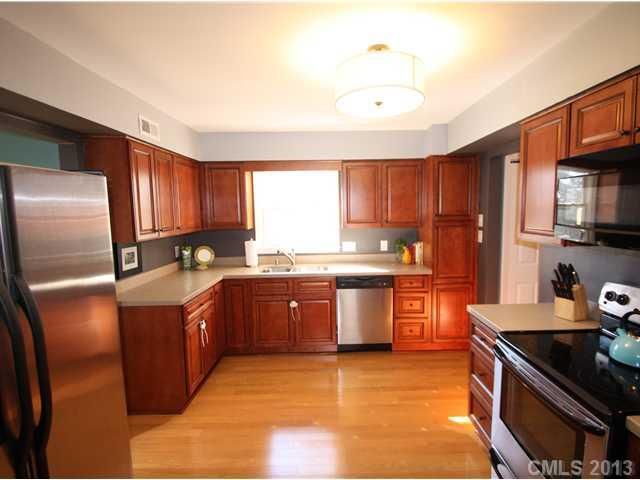 10319 Fairway Ridge Rd, Charlotte, NC 28277