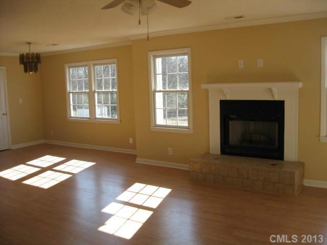107 Strawberry Ct, High Shoals, NC 28092
