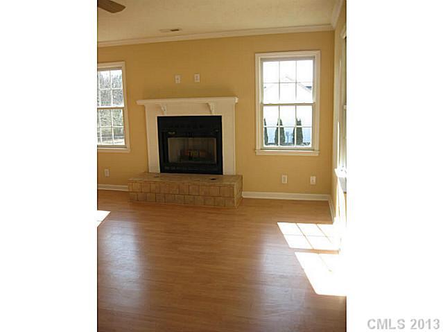107 Strawberry Ct, High Shoals, NC 28092