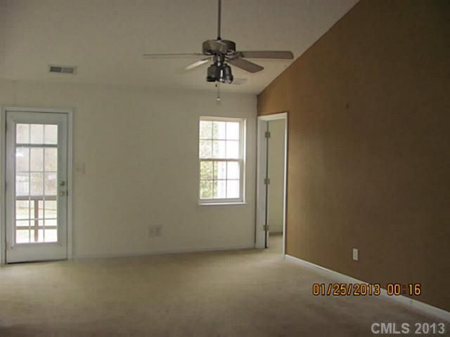 6941 Silver Garden Ln, Charlotte, NC 28216