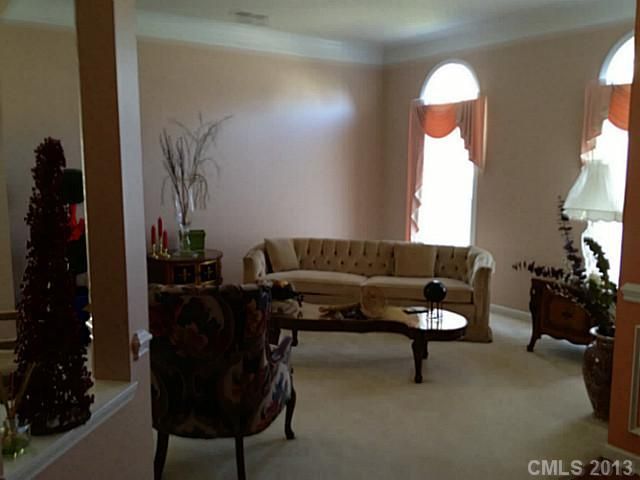 5902 Bearoak Ln, Charlotte, NC 28269