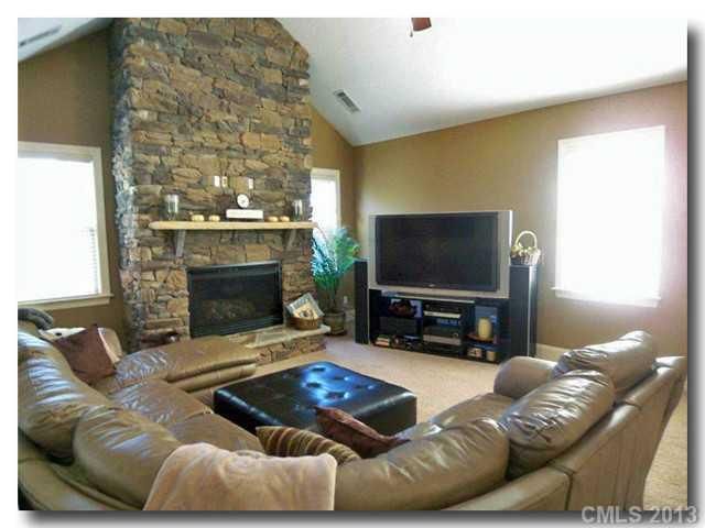 405 Arrow Point Ln, Davidson, NC 28036