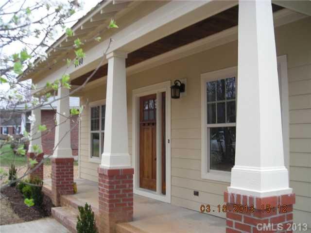 2440 E Kingsbury Dr, Charlotte, NC 28205