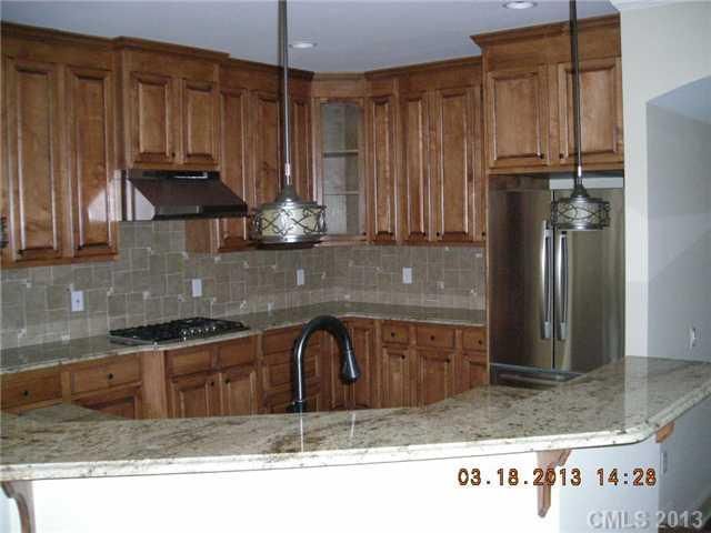 2440 E Kingsbury Dr, Charlotte, NC 28205