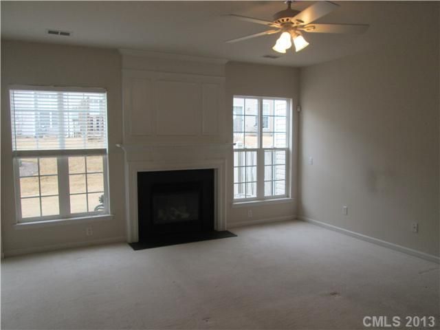 10233 Garmoyle St, Charlotte, NC 28277