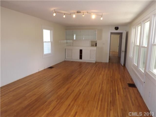 509 S White St, Marshville, NC 28103