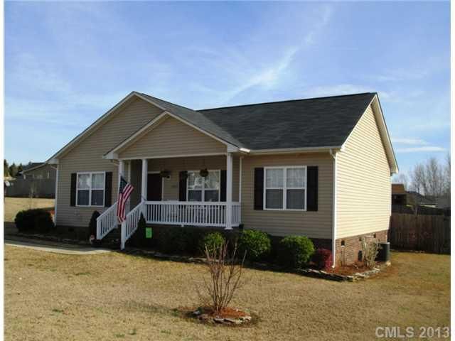 7205 Pinfeather Cir, Cramerton, NC 28032