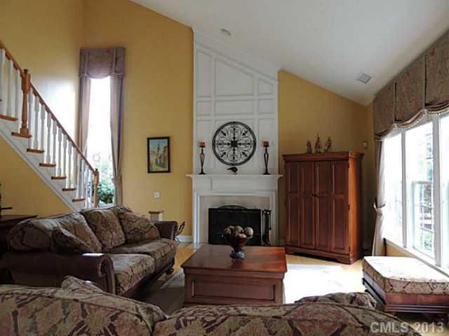 11018 Knight Castle Dr, Charlotte, NC 28277