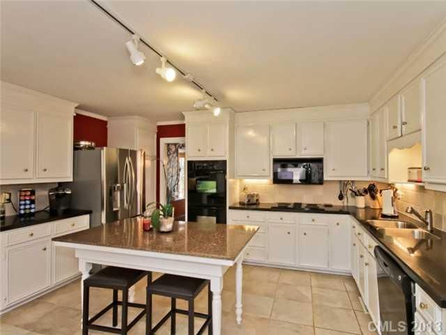 5101 Little Brook Ln, Charlotte, NC 28226