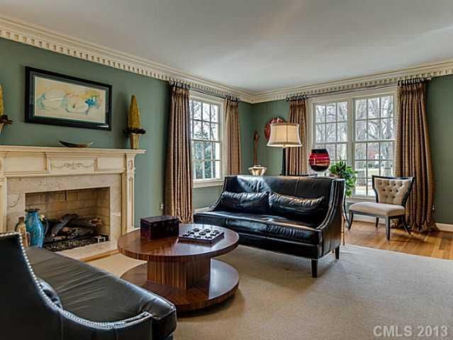 1737 W Queens Rd, Charlotte, NC 28207