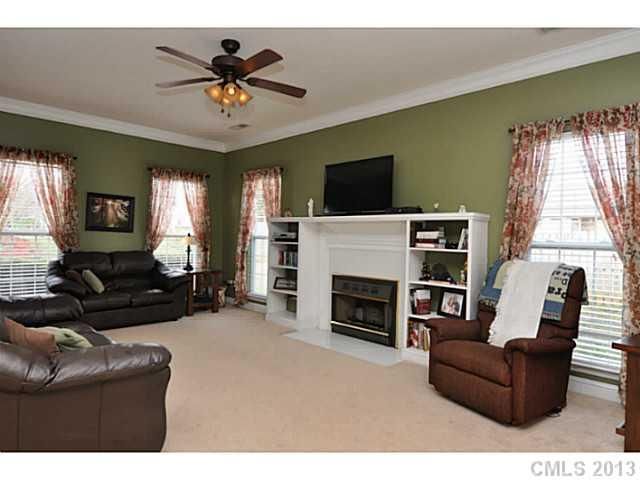408 Cobblers Dr, Matthews, NC 28104