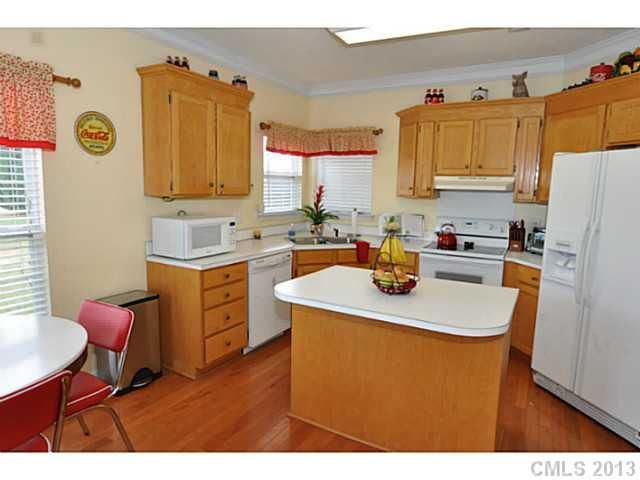 408 Cobblers Dr, Matthews, NC 28104