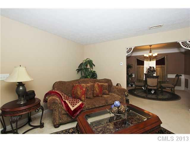711 Reigate Rd, Charlotte, NC 28262