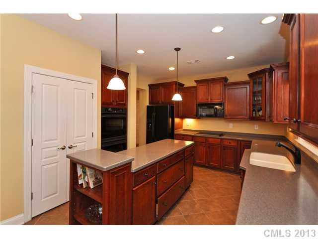 9511 Chanson Pl, Matthews, NC 28105