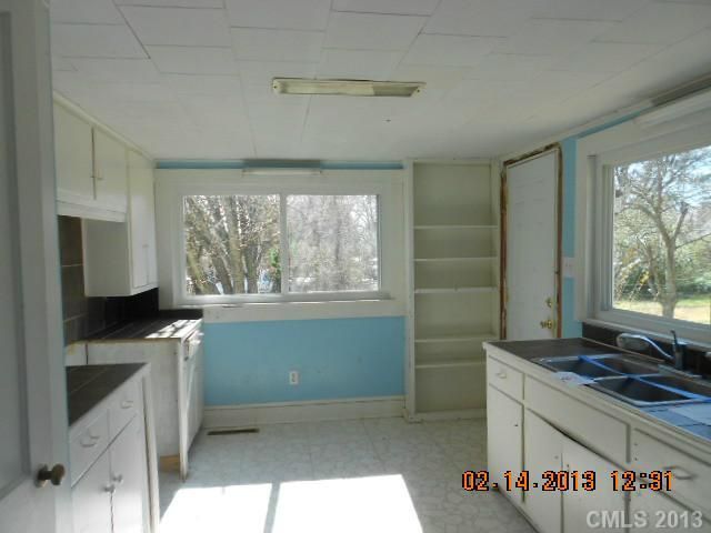 418 18th Street Pl, Hickory, NC 28602