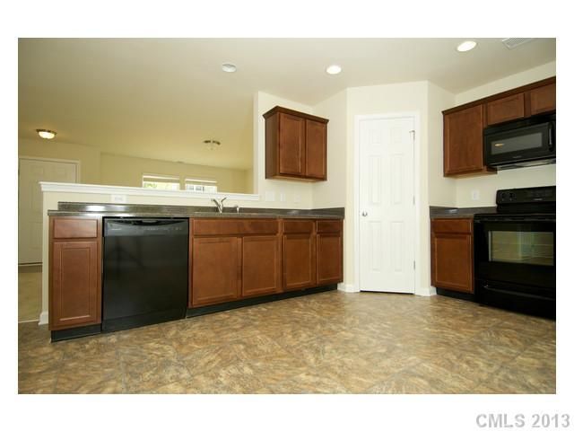 5425 Twin Brook Dr #13, Charlotte, NC 28269