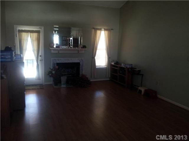 5748 Ebley Ln, Charlotte, NC 28227