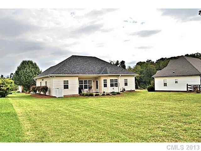 2728 Lexington Pointe Pl, Matthews, NC 28104