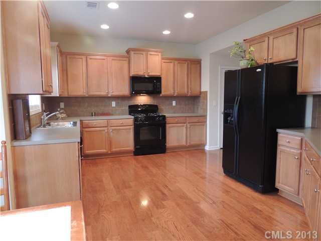 10001 Barrands Ln, Charlotte, NC 28278