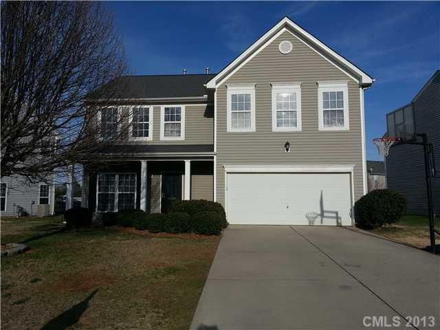 4009 Cameron Creek Dr, Matthews, NC 28105