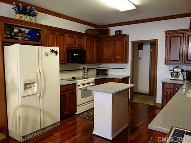 3084 S Lake Shore Rd, Denver, NC 28037
