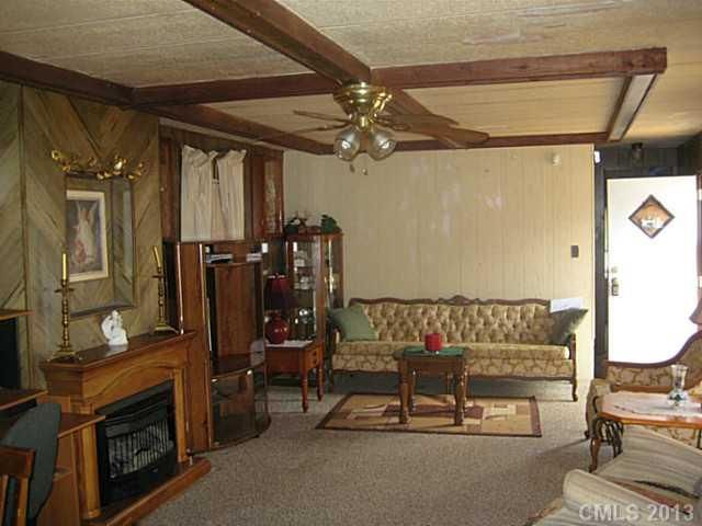 1021 Pettus Ln, Lincolnton, NC 28092