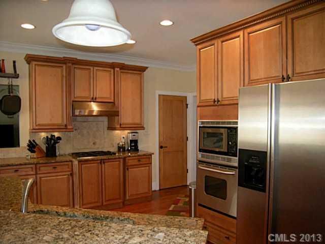 368 Killian Ct, Matthews, NC 28104