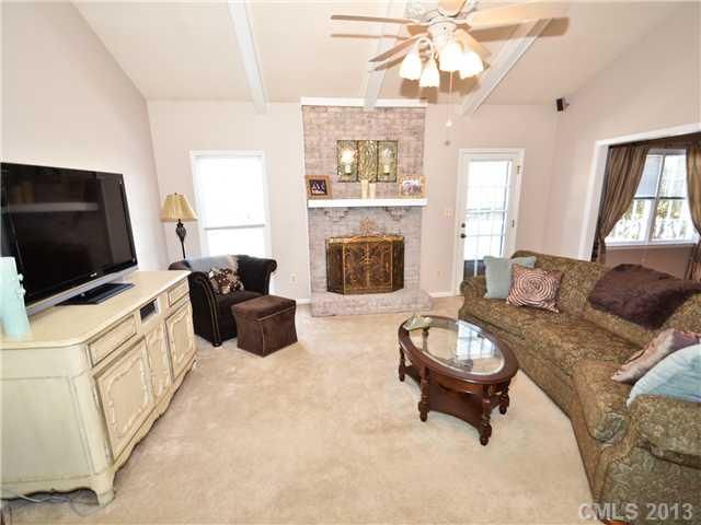 16307 Heirloom Cir, Charlotte, NC 28277