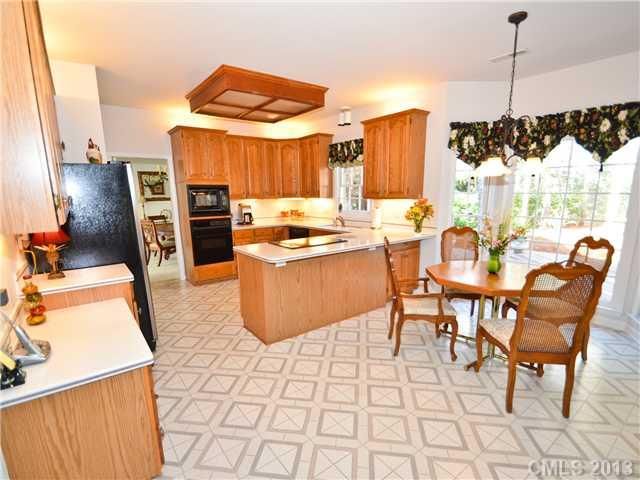 10408 Breamore Dr, Charlotte, NC 28270