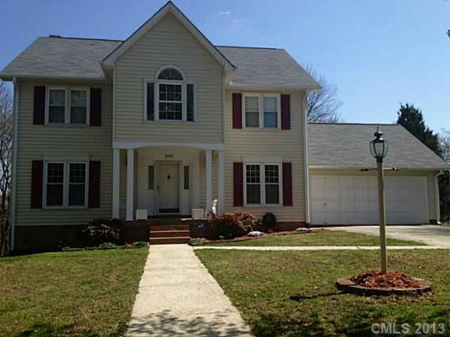 603 Foxwood Dr, Concord, NC 28025